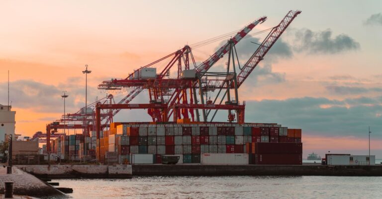 Foto: thorl5 / Pexels – Logistica del Nord-Ovest, a Genova vertice tra Liguria, Piemonte e Lombardia